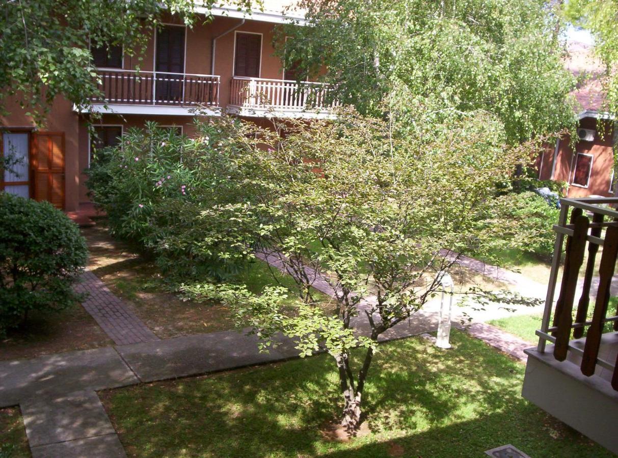 Апартаменты Cond Giardino Линьяно-Саббьядоро Экстерьер фото